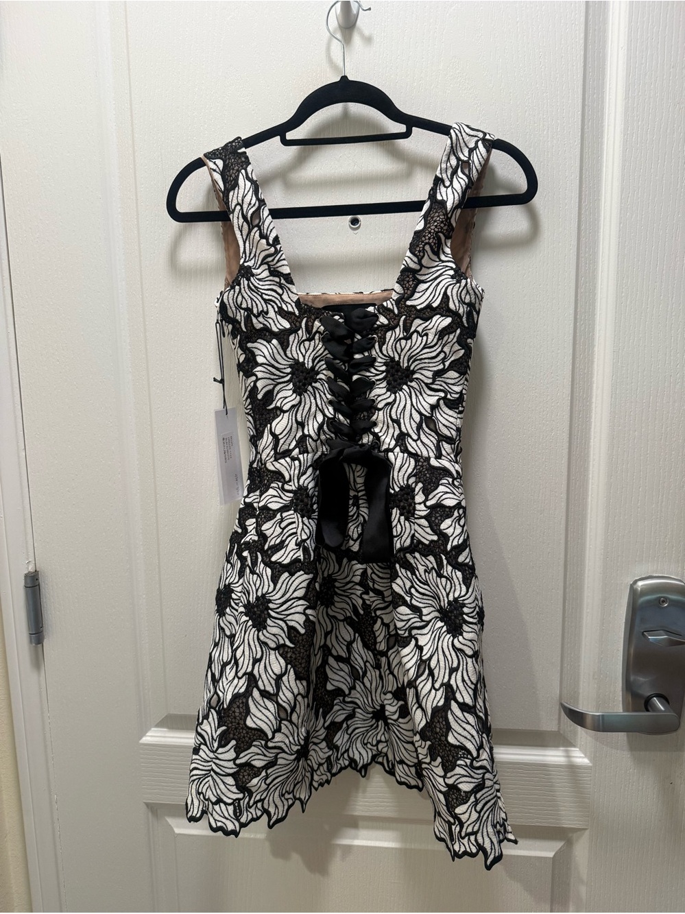 Helsi Belen Sleeveless Square-Neck Mini Dress in Black &White Size S NWT - Picture 2 of 4